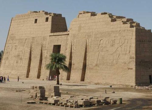 Der berühmteste antike Tempel in Ägypten ist der Habu Tempel
