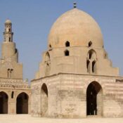 Die faszinierende Geschichte der Ibn Tulun Moschee in Kairo
