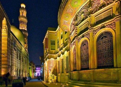 Entdecke die islamischen Sehenswürdigkeiten der Al Muizz Straße